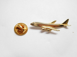 Superbe Pin's Pins En Relief , Aviation , Avion Quadriréacteur - Avions