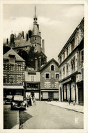 Gien * La Rue Du Pont * Le Château Et Les Nouvelles Galeries * Commerces Magasins * Automobile Voiture Ancienne - Gien