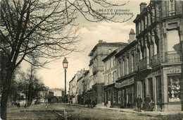 Blaye * Le Cours De La République * Cordonnerie Moderne * Commerces Magasins - Blaye