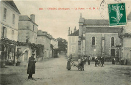 Cubjac * Vue Sur La Place Du Village * Villageois - Autres & Non Classés