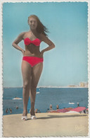 CARTE POSTALE ANCIENNE 50/60 PHOTO ORIGINALE COULEUR 09/14 DENTELEE : JEUNE FEMME PIN UP SEXY EROTIC DE LA COTE D'AZUR - Pin-Ups