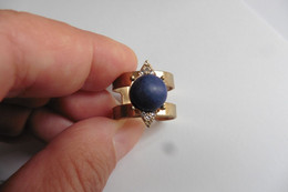 Neuf - Bague Métal Doré Pierre Bleue Imitation Lapis Lazuli Et Strass Taille Réglable Style Antiquité - Ethniques