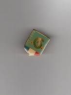 Pin's Armée / Insigne APRONUC 1 REC Régiment Etranger Cavalerie Bat Inf 6 DLB Division Légère Blindée (époxy Base Dorée) - Militaria