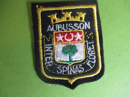 Ecusson Tissu Ancien / Blason De La Ville / AUBUSSON/ Creuse/ LIMOUSIN/Vers 1980-1990                 ET331 - Patches