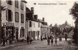 87. HAUTE-VIENNE - PIERRE-BUFFIERE. Grande Rue. Epicerie, Pompe à Essence... - Pierre Buffiere