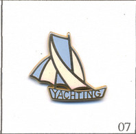 Pin's Sport - Nautisme / Voilier Yachting. Estampillé AMC. Zamac. T825-07 - Bateaux