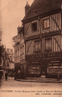 Louviers (Eure) Vieilles Maisons Et Rue Du Martrey, Bijouterie Albert Hay - Edition Pantenier - Carte Non Circulée - Louviers