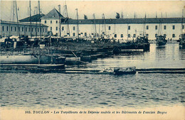 Toulon * Les Torpilleurs De La Défense Mobile * Les Bâtiments De L'ancien Bagne * Navire De Guerre Militaria - Toulon