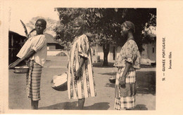 GUINÉ - BISSAU - Jeunes Filles - Guinea-Bissau