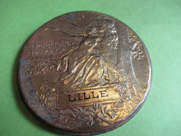 Repro.  De Médaille De Concours Pour Encadrement/Feuille Laiton Et Cuir Emboutis/Lille/L BOTTEE/Vers 1890-1900    MED396 - Francia