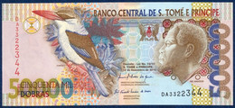 SAN TOME - SAO TOME AND PRINCIPE - ST. THOMAS 50000 DOBRAS PICK-68d Conóbia BIRD OISEAU KINGFISHER 2010 UNC - San Tomé E Principe