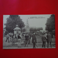 BAYEUX LE MARCHE AUX PETITS PORCS - Bayeux