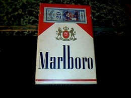 Publicités Ancien Paquet  En Carton De Cigarettes Vide Origine USA Marque Marlboro - Autres & Non Classés