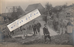 BEAUMETZ Les CAMBRAI - Une Famille D' Alphonse Leroy ? Qui Pose Pendant La Guerre  1914/18  ( Carte-photo ) 6/10 - Sonstige & Ohne Zuordnung