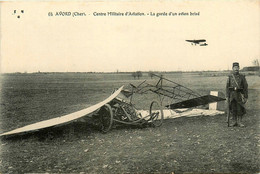 Avord * Centre Militaire D'aviation * La Garde D'un Avion Brisé * Accident Crash * Avion Aviateur Militaria - Avord