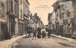 Chinon       37         Promeneurs Faubourg Saint Jacques    (voir Scan) - Chinon