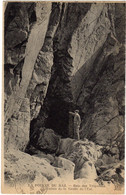 32- La Pointe Du Raz - La Baie Des Trepasses L'Entree De La Grotte De L'Est - ND. Phot - Plogoff