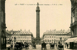 Paris * 1er * La Place Et La Colonne Vendôme * Attelage - Paris (01)