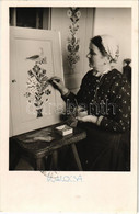 T2/T3 1941 Bútorfestő Kalocsai Asszony, Magyar Folklór / Hungarian Folklore From Kalocsa, Woman Painting Furnitures - Sin Clasificación