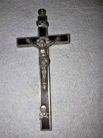 Crucifix Avec Une Tête De Mort - Religione & Esoterismo