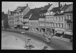 DDR Foto AK Mittweida Markt Mit HO Sächsischer Hof, VEB Kraftverkehr, DDR KFZ Oldtimer U.a. - Mittweida