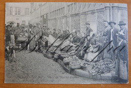 Le Puy En Valey D43 . Place Du Marche Couvert.  Marché Regulier De Légumes; N°517 - Paysans