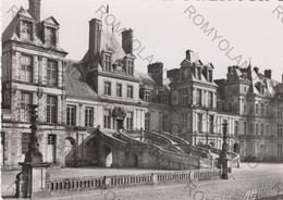 CARTOLINA  FONTAINEBLEAU,ILE-DE-FRANCE,FRANCIA,PALAIS DE FONTEINEBLEAU 1952,ESCALIER DU FER A CHEVAL.NON VIAGGIATA - Ile-de-France