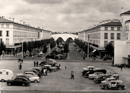 Royan * Le Boulevard Briand * Automobile Voiture Ancienne - Royan