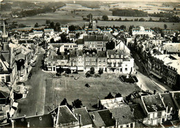 Vouziers * Vue Aérienne Sur La Place Carnot - Vouziers