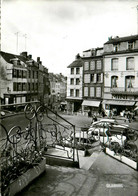 Avesnes Sur Helpe * Vue De La Place De L'hôtel De Ville * Commerces Magasins - Avesnes Sur Helpe