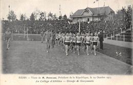 51-REIMS- VISITE DE M. POINCARE PRESIDENT DE LA REPUBLIQUE LE 29 OCTOBRE 1913 AU COLLEGE D'ATHLETES- GROUPE DE GARCONNET - Reims