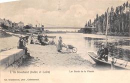 L'île-Bouchard        37         Les Bords De La Vienne. Laveuses                 (voir Scan) - L'Île-Bouchard