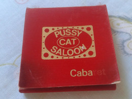 CAJA DE CERILLAS FÓSFOROS MATCHBOX BOÎTE D'ALLUMETTES CARTERITA CARTERA PUSSY CAT SALOON CABARET GENEVE ? SUISSE ?? VER - Zündholzschachteln