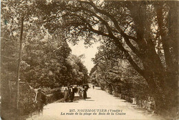 Noirmoutier * La Route De La Plage Du Bois De La Chaize * Promeneurs - Noirmoutier