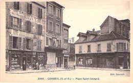 91 - CORBEIL ESSONNES : Place St Léonard ( Commerces Papeteries Nouveautés ) CPSM Sépia Format CPA - Essonne - Corbeil Essonnes