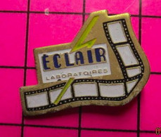 810G Pin's Pins / Beau Et Rare / THEME : CINEMA / FILM PELLICULE LABORATOIRES ECLAIR Jusqu'à Leur Fermeture ? - Cinéma