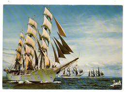 Bateaux --  Voiliers  ( Christian Radich...Stratsraad Lehmkuhl..Gorge Fock...).........................à Saisir - Veleros