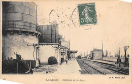 Langeais       37       Intérieur De La Gare  Avec Train     - BF Paris  -  (voir Scan) - Langeais