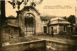 Auberive * La Porte D'honneur De La Maison St Jean * Environs De Langres * Lavoir ? - Auberive