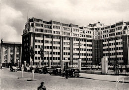 Paris * 15ème * Le Ministère De L'air * Vue Sur Les Bâtiments * Automobile Voiture Ancienne - Arrondissement: 15