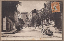 CPA 63 - ROYAT-LES-BAINS - Le Boulevard Bazin-Supérieur Et L'Hôtel Victoria - TB PLAN AUTOMOBILES - Royat