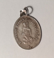 Médaille Religieuse En  Argent - SAINT NICOLAS Patron D'AVESNES  - Mai 1881 - Religion & Esotérisme