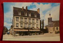 Place De La Basilique / Bar-Restaurant / HOTEL DE FRANCE / PONTMAIN-MONTAUDIN - Pontmain