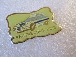 PIN'S    CITROEN  CX   AMBULANCE    SAUTREAU  DUBOIS - Citroën