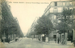 Paris * 16ème * Quartier Passy * Avenue Victor Hugo Vers L'étoile - Paris (16)