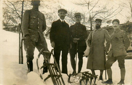 WW1 Guerre 14/18 War * Carte Photo * Soldats Militaires Régiment Dans Neige Avec Luges * Luge Sports D'hiver Tranchée - Oorlog 1914-18