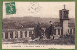 CPA - ALPES DE HAUTE PROVENCE - FORCALQUIER - LA TERRASSE DE LA CITADELLE -Animation, Enfants - éditions LL / 3 - Forcalquier