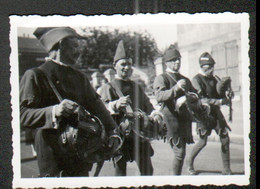 Loiret, Petite Photo 6 X 8cm, Cavalcade De Gien Du 13/07/1930, Musiciens - Lugares