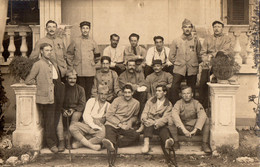 CPA 3217 - MILITARIA - Carte Photo Militaire - Un Groupe De Blessés - Hopital De NICE - Personen