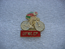 Pin's Cycliste UFOLEP, Vision Du Sport à Dimension Sociale - Cyclisme